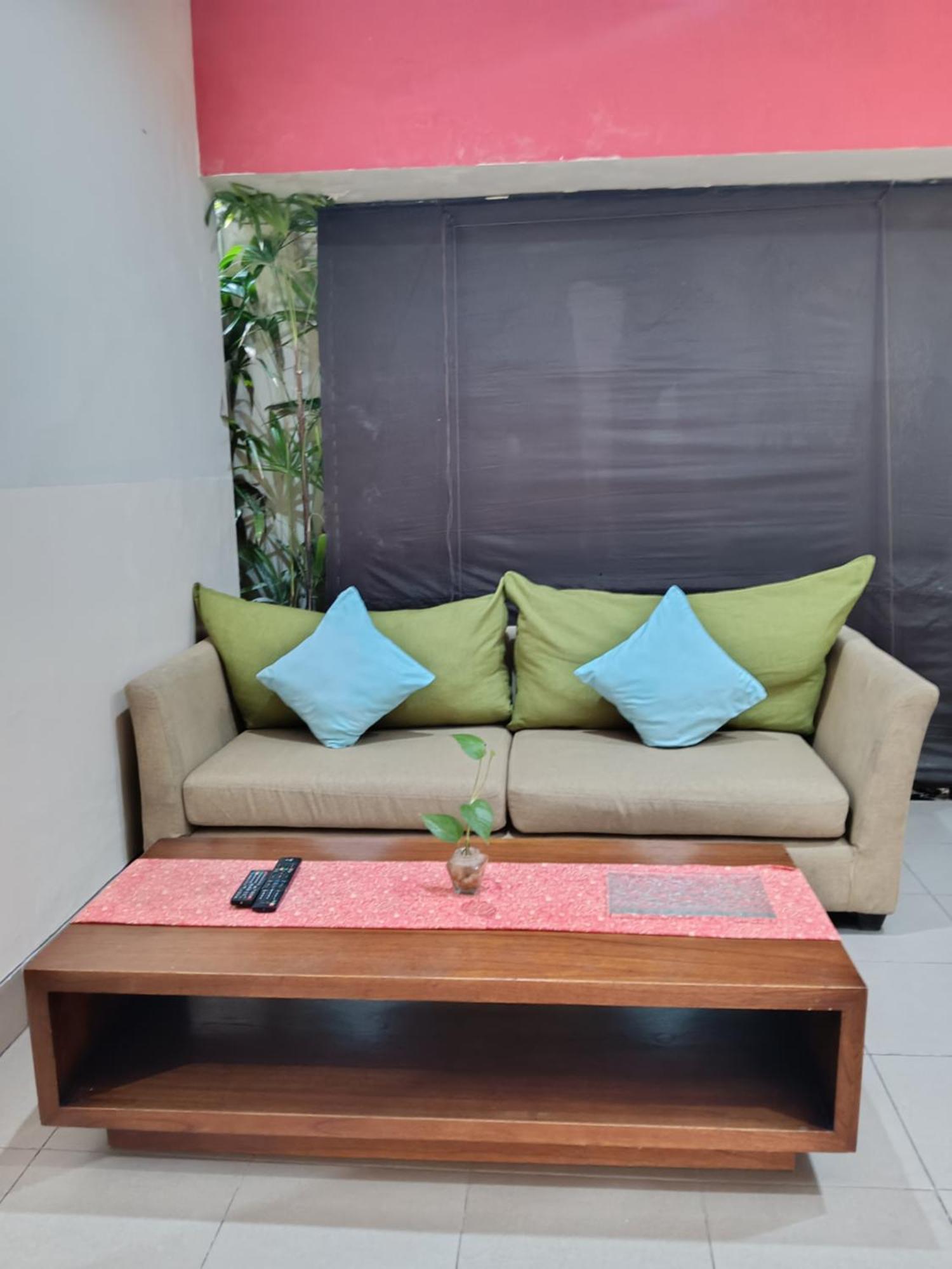 The Green Zhurga Suite Kerobokan  Ngoại thất bức ảnh