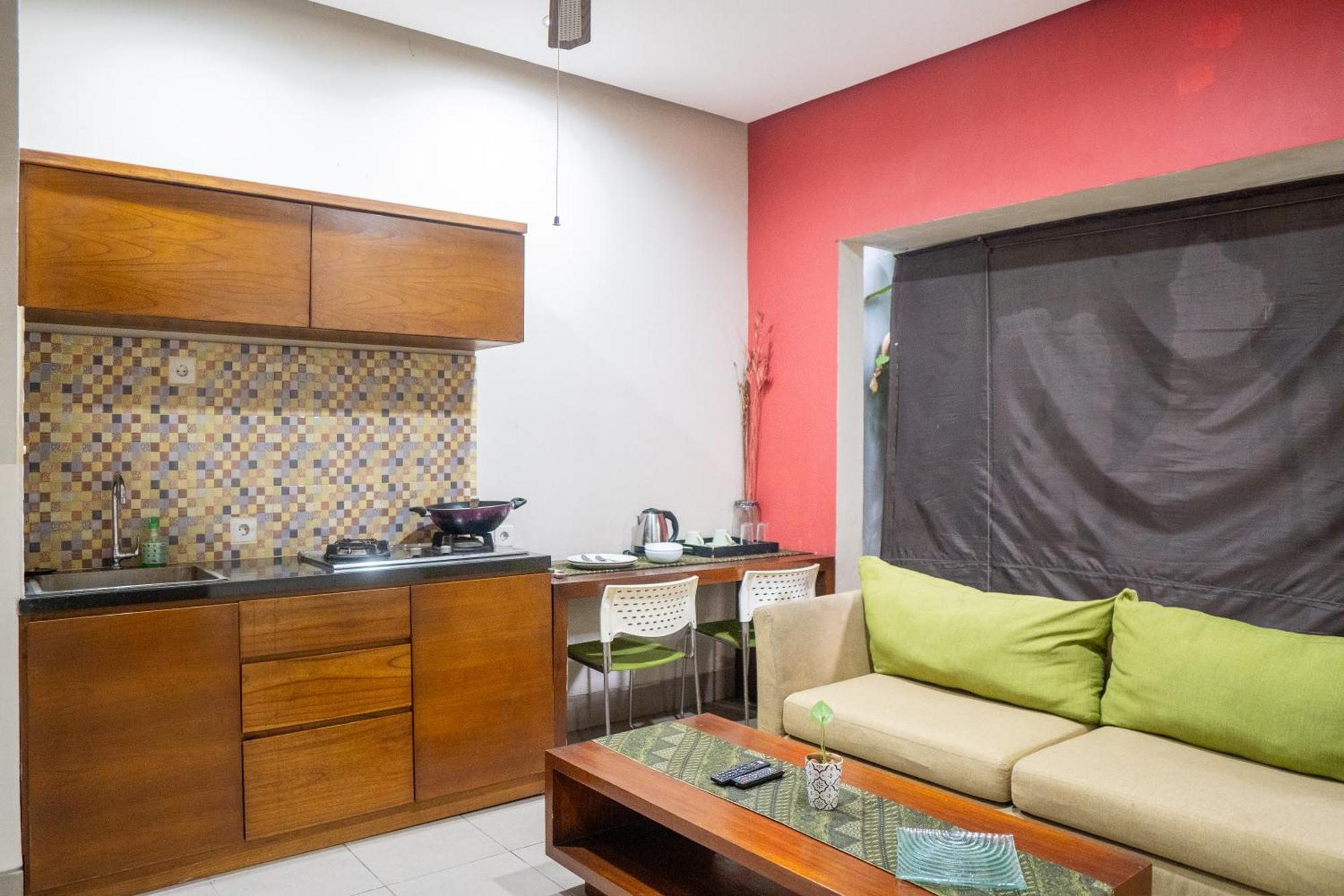 The Green Zhurga Suite Kerobokan  Ngoại thất bức ảnh