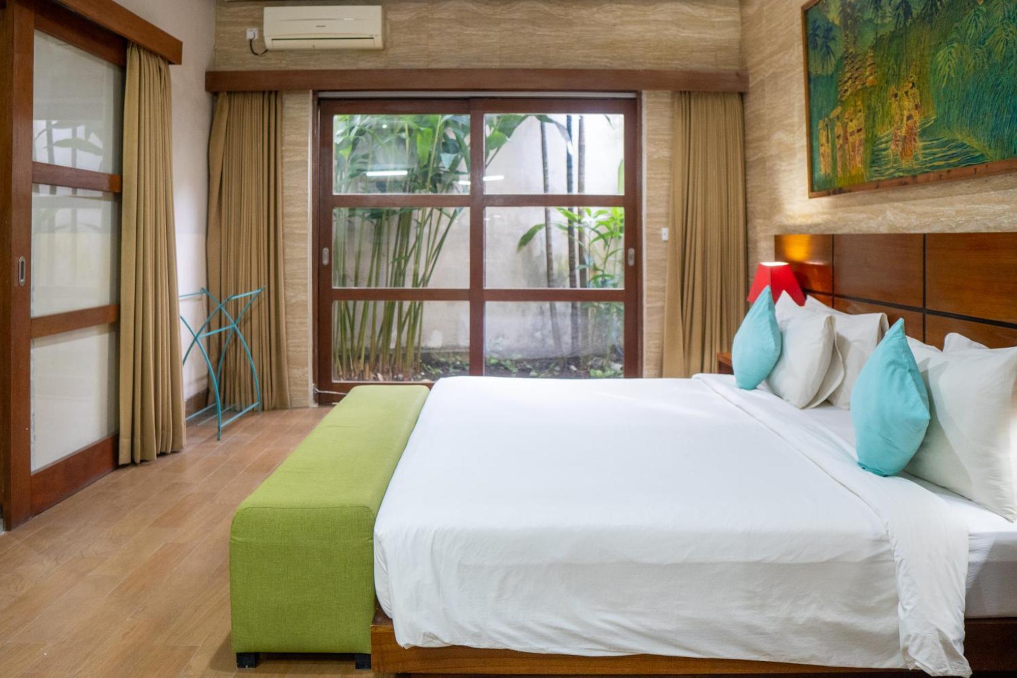 The Green Zhurga Suite Kerobokan  Ngoại thất bức ảnh